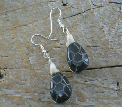 Southwest Fetish Jewelry Jet & Alabaster Turtle Carved Earrings